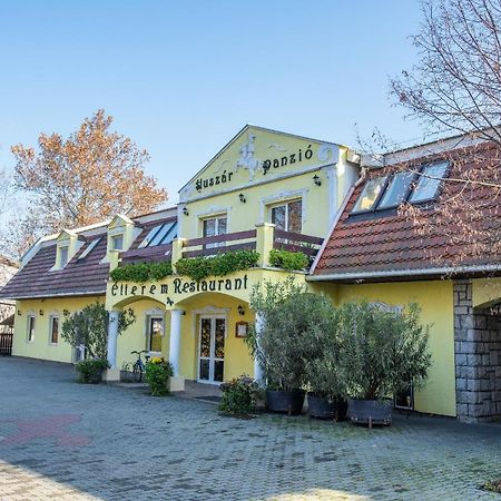 Huszár Panzió és Étterem Panzió Sárospatak Kültér fotó