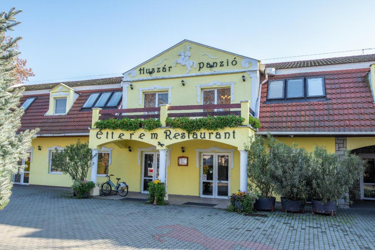 Huszár Panzió és Étterem Panzió Sárospatak Kültér fotó